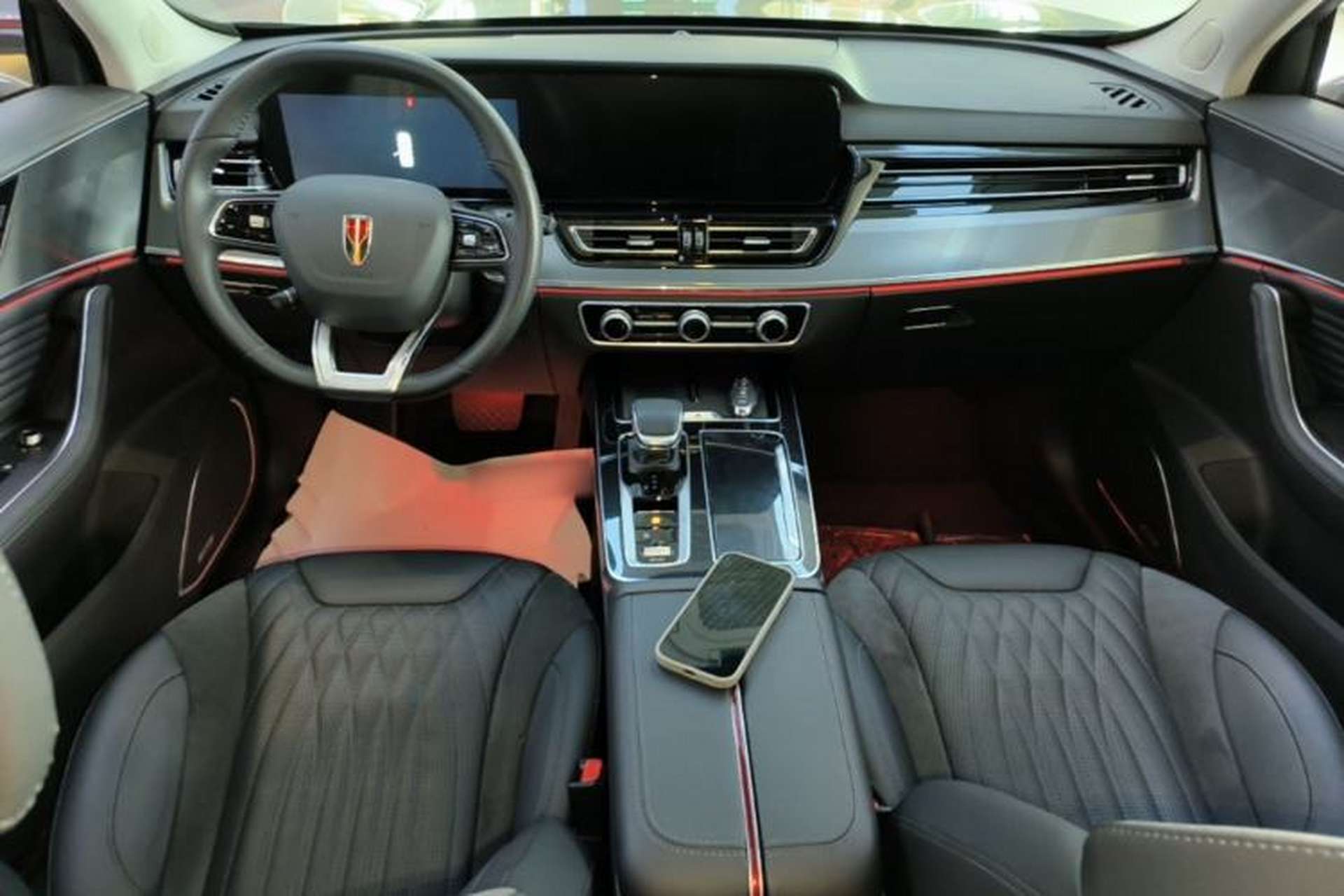 Used Hongqi HS5 2023 2.0T Qixiang Pro Edition Center Console