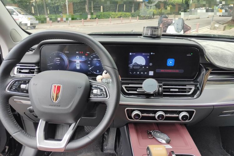 Used Hongqi HS5 2023 2.0T Four-Wheel Drive Flagship Pro Edition Center Console