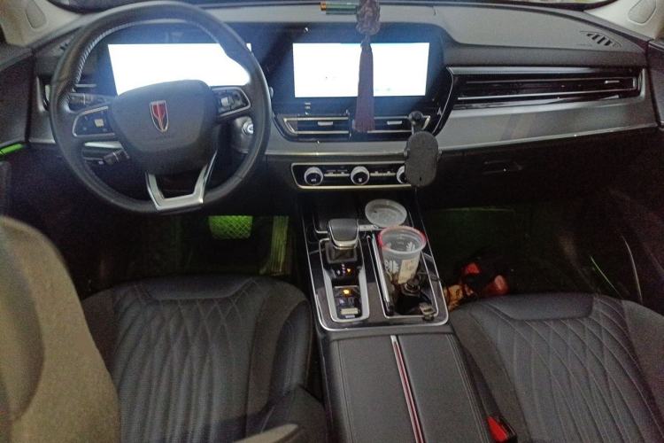 Used Hongqi HS5 2023 2.0T Four-Wheel Drive Flagship Pro Edition Center Console