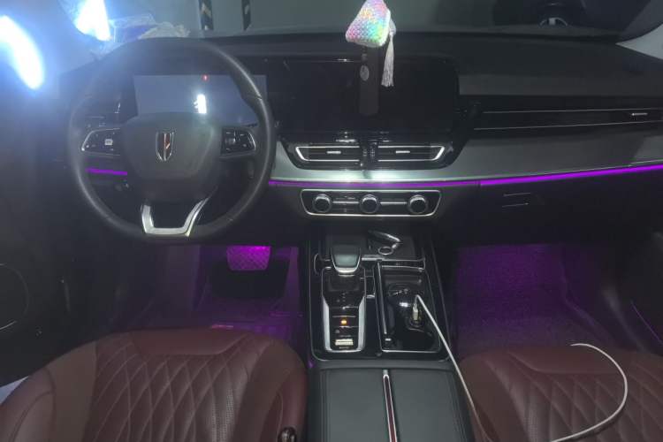 Used Hongqi HS5 2023 2.0T Qixiang Pro 500 000th Unit Commemorative Edition Center Console