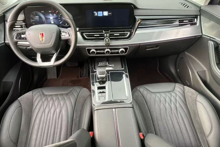 Used Hongqi HS5 2023 2.0T Qixiang Pro Edition Center Console