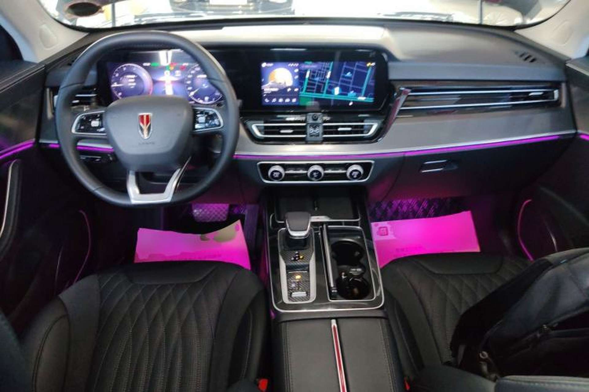 Used Hongqi HS5 2023 2.0T Four-Wheel Drive Flagship Pro Edition Center Console
