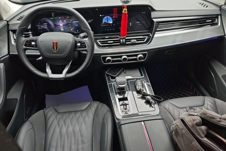 Used Hongqi HS5 2023 2.0T Qixiang Pro Edition Center Console