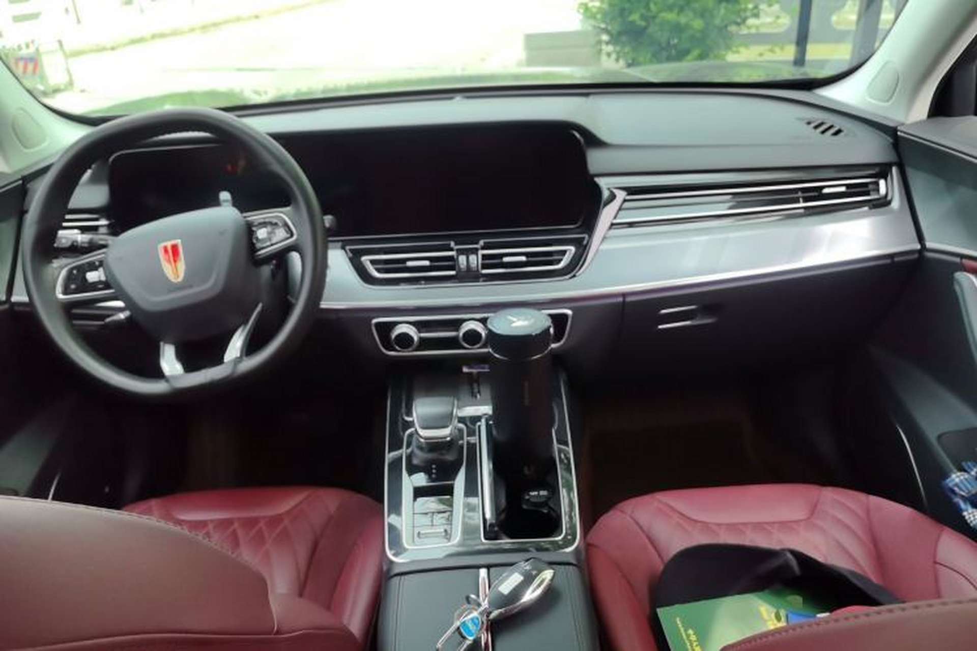 Used Hongqi HS5 2023 2.0T Qixiang Pro Edition Center Console