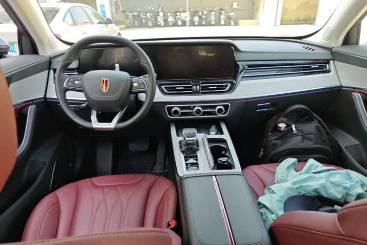 Used Hongqi HS5 2023 2.0T Four-Wheel Drive Flagship Pro Edition Center Console