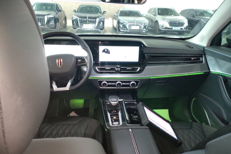 Used Hongqi HS5 2023 2.0T Four-Wheel Drive Flagship Pro Edition Center Console