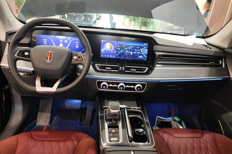 Used Hongqi HS5 2023 2.0T Qixiang Pro Edition Center Console