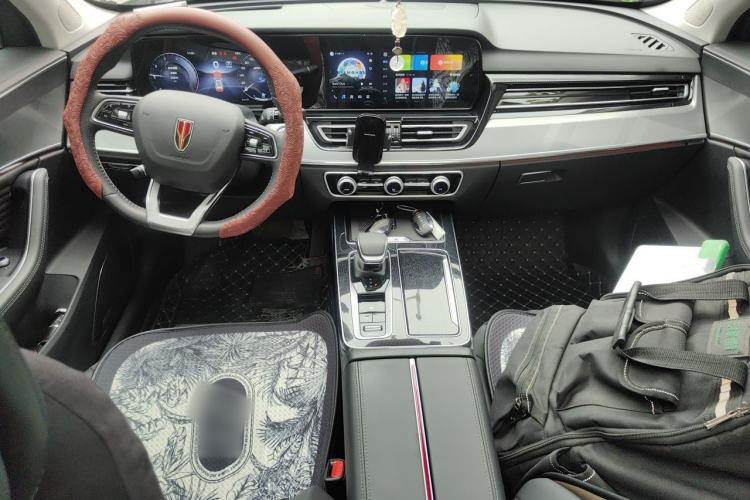 Used Hongqi HS5 2023 2.0T Qixiang Pro Edition Center Console