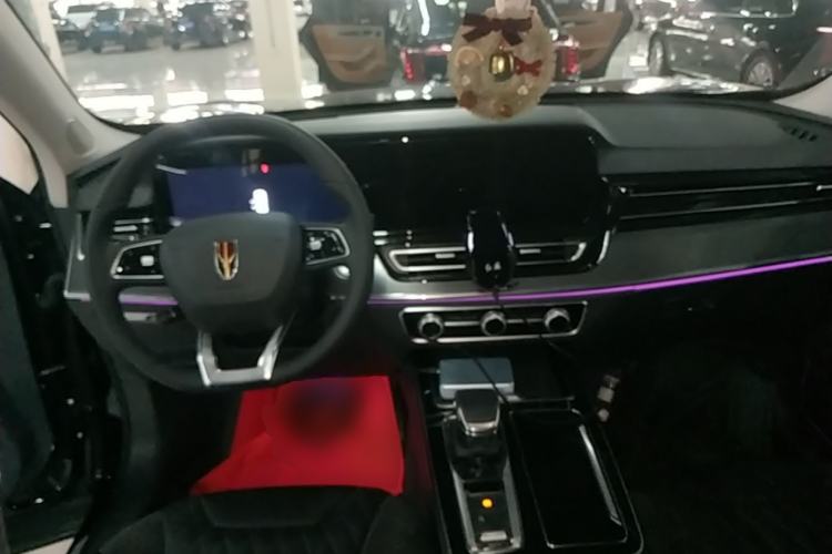 Used Hongqi HS5 2023 2.0T Qixiang Pro Edition Center Console