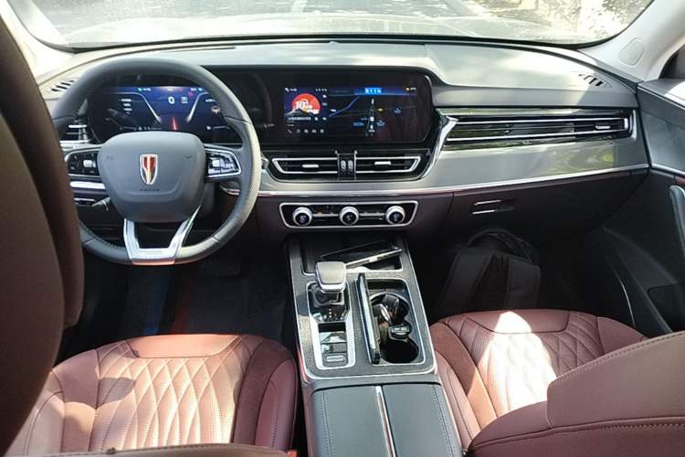 Used Hongqi HS5 2023 2.0T Qixiang Pro Edition Center Console