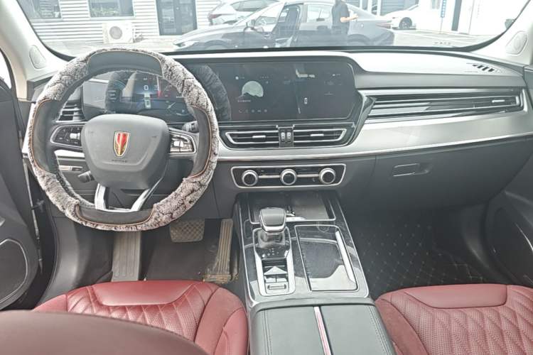 Used Hongqi HS5 2023 2.0T Four-Wheel Drive Flagship Pro Edition Center Console