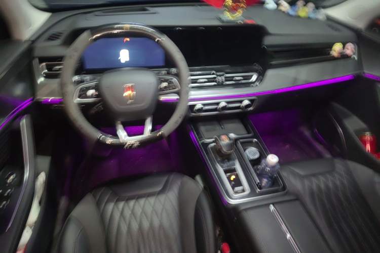 Used Hongqi HS5 2023 2.0T Qixiang Pro Edition Center Console