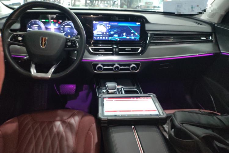 Used Hongqi HS5 2023 2.0T Qixiang Pro Edition Center Console