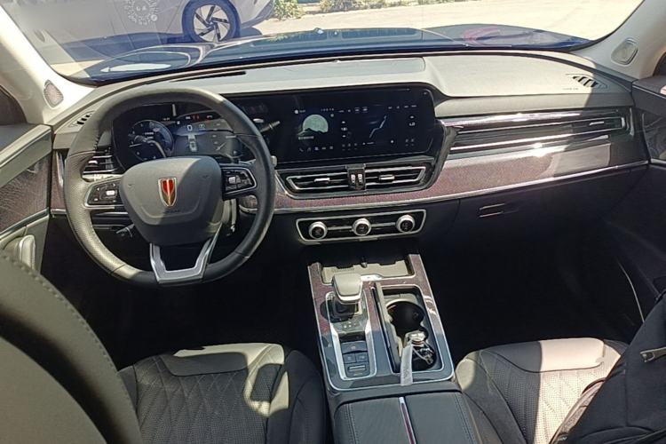 Used Hongqi HS5 2023 2.0T Flagship Pro Edition Center Console