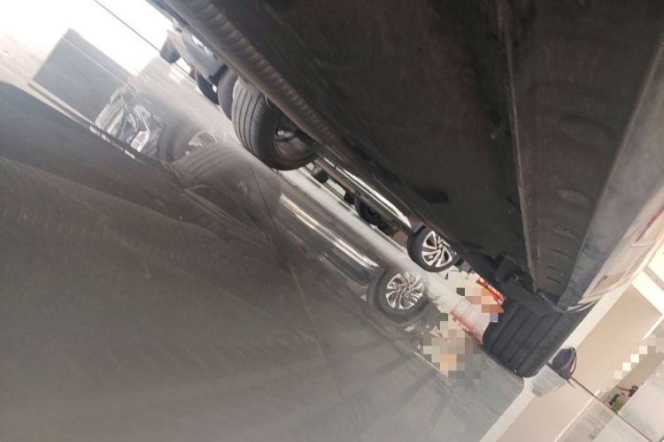 Used Hongqi HS5 2023 2.0T Four-Wheel Drive Flagship Pro Edition Chassis Front Left