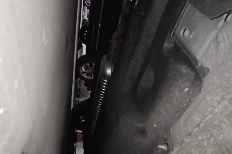 Used Hongqi HS5 2023 2.0T Qixiang Pro Edition Chassis Front Left