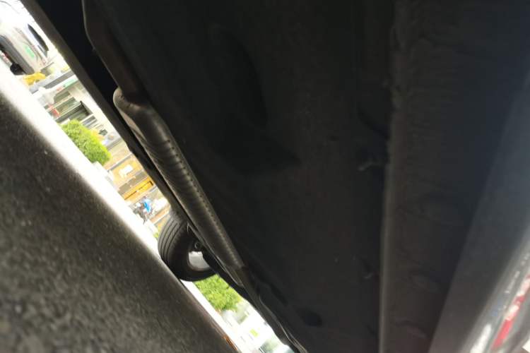 Used Hongqi HS5 2023 2.0T Qixiang Pro Edition Chassis Front Left