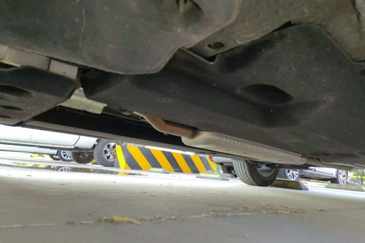 Used Hongqi HS5 2023 2.0T Qixiang Pro 500 000th Unit Commemorative Edition Chassis Front Left