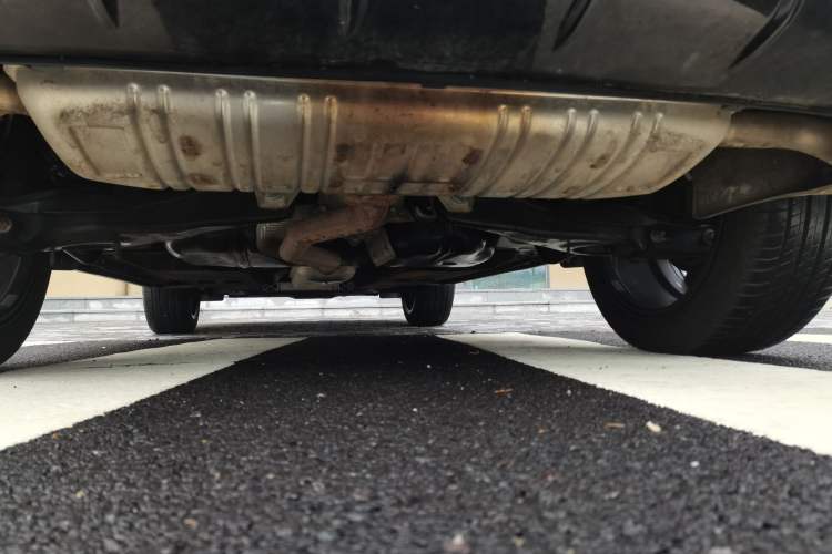 Used Hongqi HS5 2023 2.0T Four-Wheel Drive Flagship Pro Edition Chassis Rear