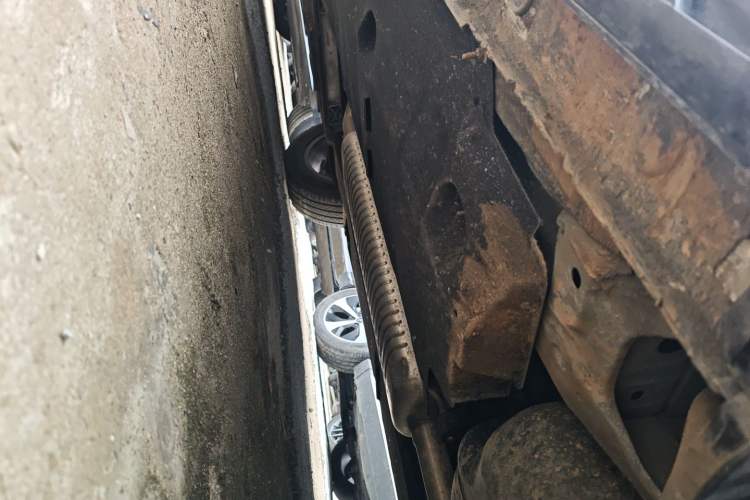 Used Hongqi HS5 2023 2.0T Qixiang Pro Edition Chassis Rear Left