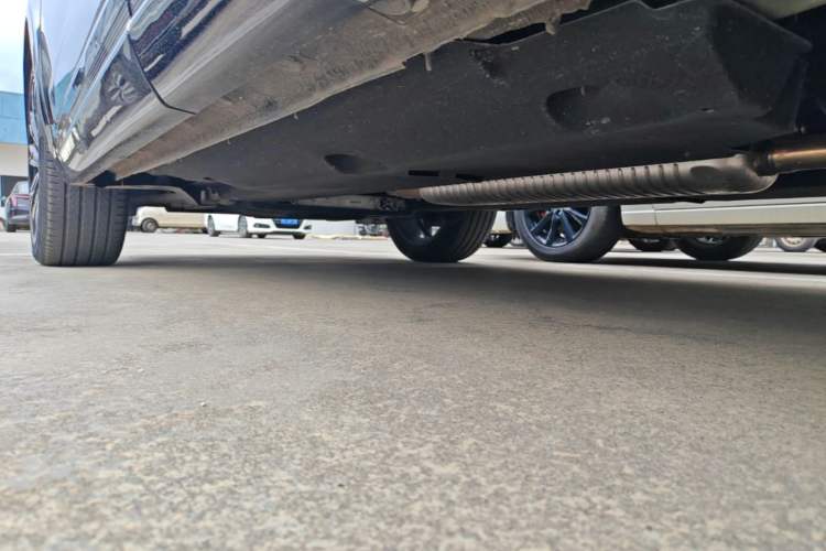 Used Hongqi HS5 2023 2.0T Four-Wheel Drive Flagship Pro Edition Chassis Rear Left
