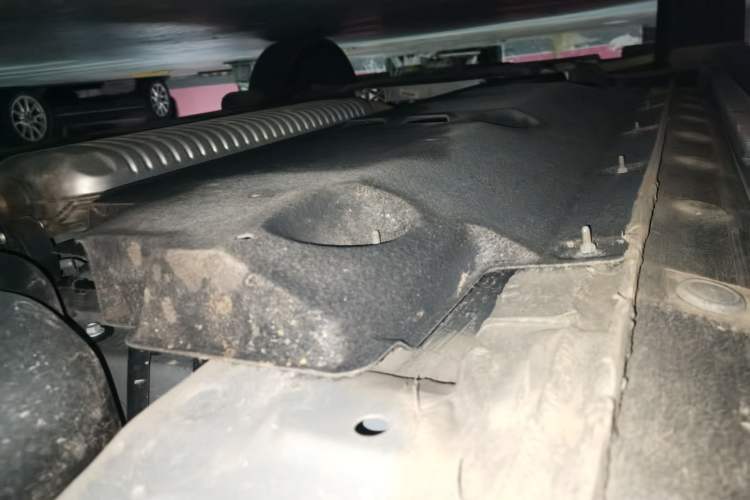 Used Hongqi HS5 2023 2.0T Qixiang Pro Edition Chassis Rear Left