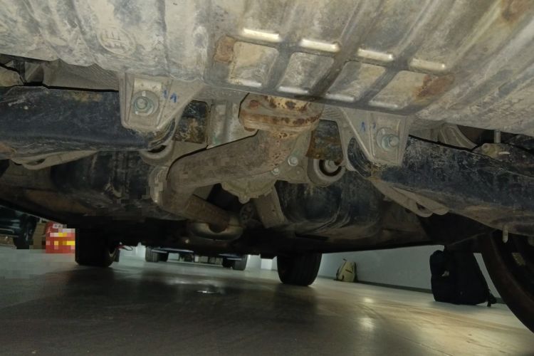 Used Hongqi HS5 2023 2.0T Four-Wheel Drive Flagship Pro Edition Chassis Rear