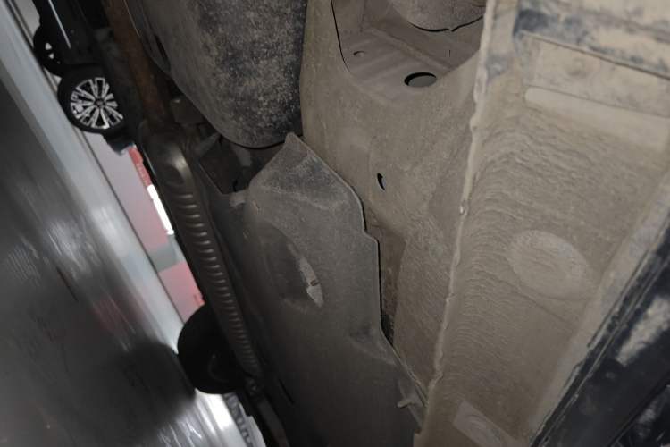Used Hongqi HS5 2023 2.0T Qixiang Pro Edition Chassis Rear Right
