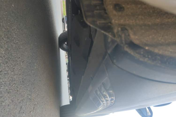 Used Hongqi HS5 2023 2.0T Four-Wheel Drive Flagship Pro Edition Chassis Rear Right