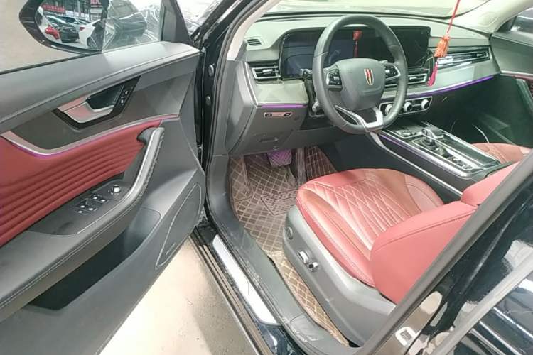 Used Hongqi HS5 2023 2.0T Four-Wheel Drive Flagship Pro Edition Driver Seat