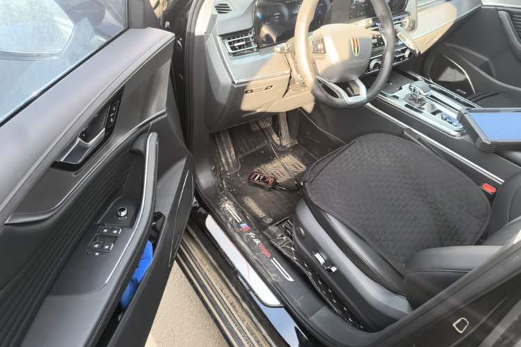Used Hongqi HS5 2023 2.0T Four-Wheel Drive Flagship Pro Edition Driver Seat