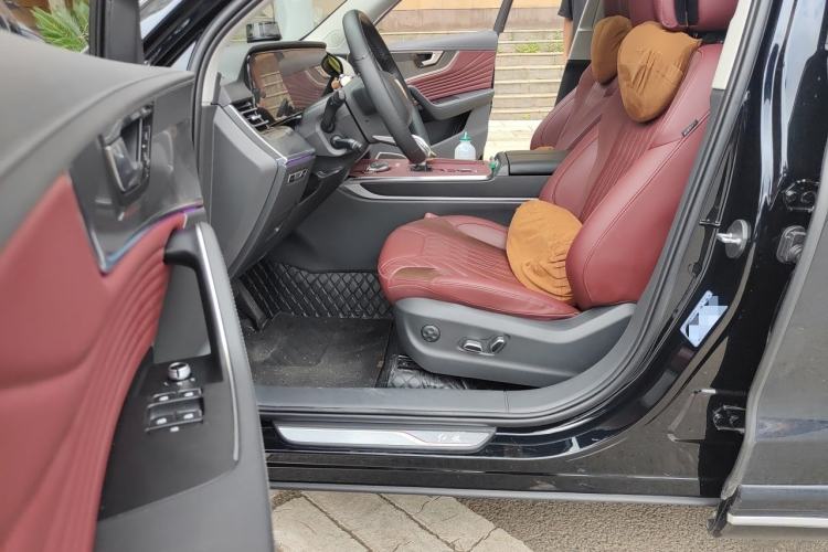 Used Hongqi HS5 2023 2.0T Four-Wheel Drive Flagship Pro Edition Driver Seat