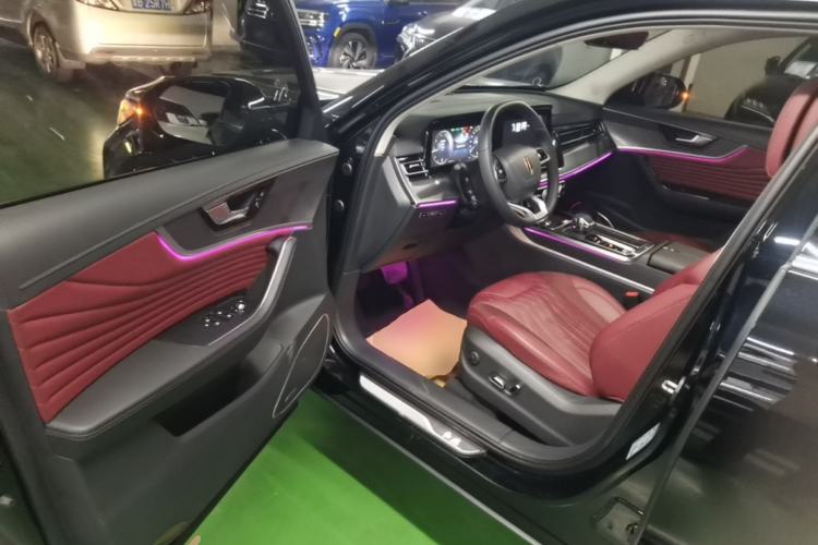 Used Hongqi HS5 2023 2.0T Four-Wheel Drive Flagship Pro Edition Driver Seat