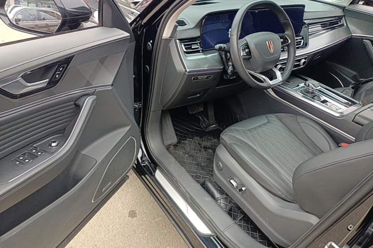 Used Hongqi HS5 2023 2.0T Four-Wheel Drive Flagship Pro Edition Driver Seat