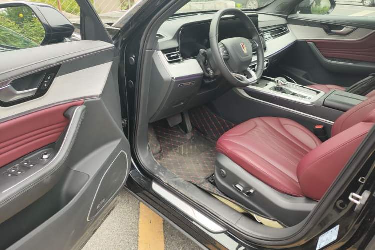 Used Hongqi HS5 2023 2.0T Four-Wheel Drive Flagship Pro Edition Driver Seat