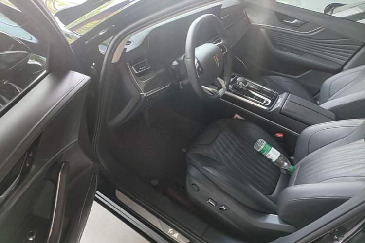 Used Hongqi HS5 2023 2.0T Four-Wheel Drive Flagship Pro Edition Driver Seat