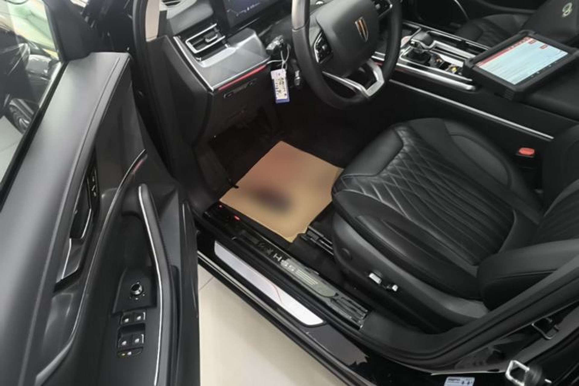 Used Hongqi HS5 2023 2.0T Four-Wheel Drive Flagship Pro Edition Driver Seat