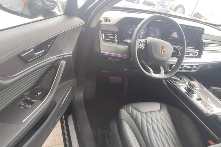 Used Hongqi HS5 2023 2.0T Four-Wheel Drive Flagship Pro Edition Driver Seat