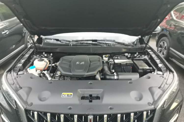 Used Hongqi HS5 2023 2.0T Four-Wheel Drive Flagship Pro Edition Engine Bay
