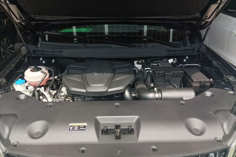 Used Hongqi HS5 2023 2.0T Qixiang Pro Edition Engine Bay