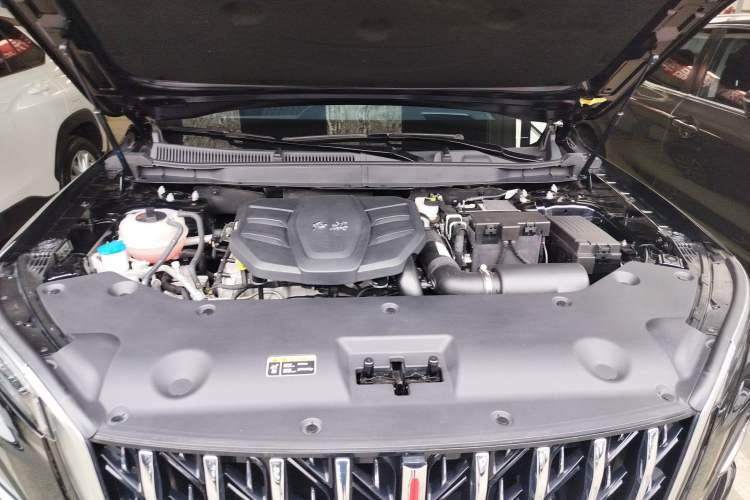Used Hongqi HS5 2023 2.0T Four-Wheel Drive Flagship Pro Edition Engine Bay