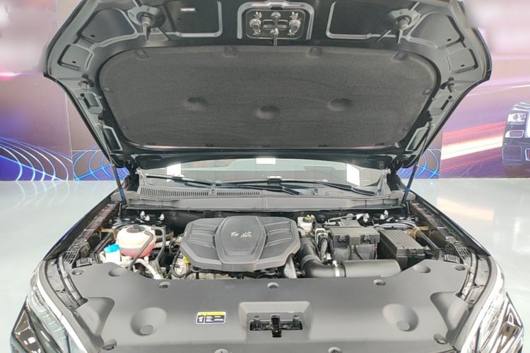 Used Hongqi HS5 2023 2.0T Qixiang Pro Edition Engine Bay