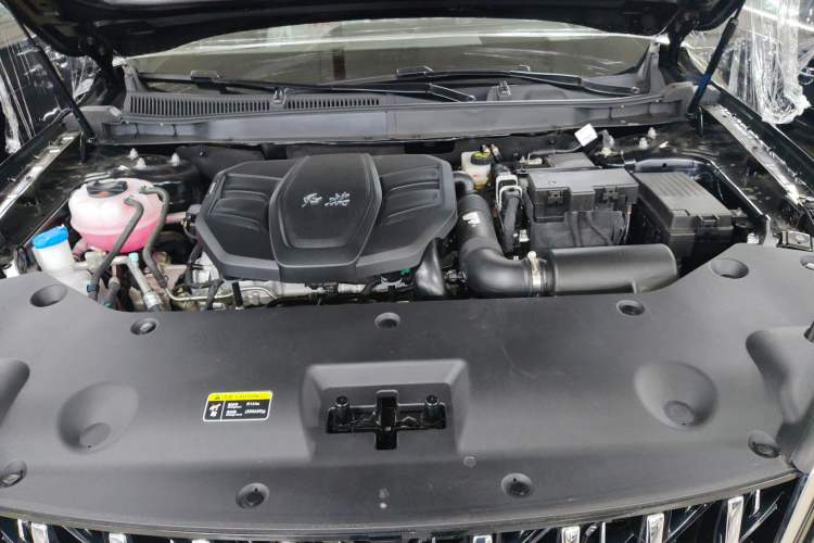 Used Hongqi HS5 2023 2.0T Four-Wheel Drive Flagship Pro Edition Engine Bay