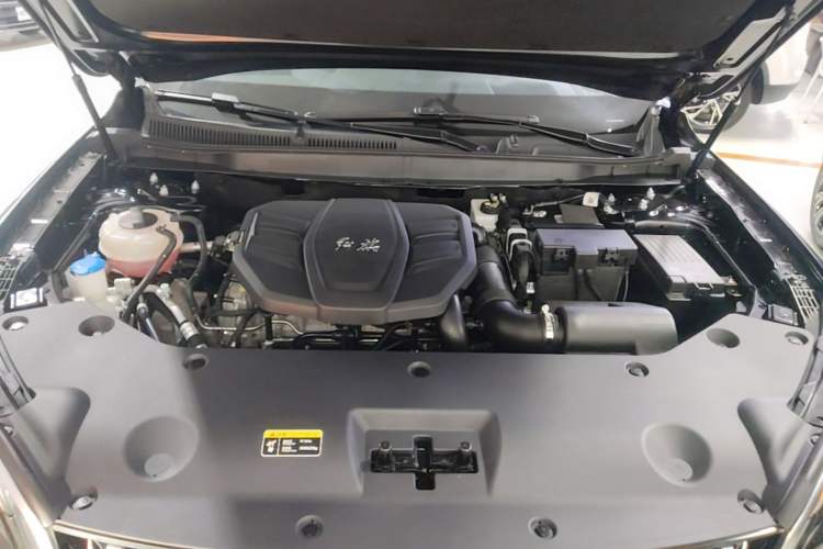 Used Hongqi HS5 2023 2.0T Four-Wheel Drive Flagship Pro Edition Engine Bay