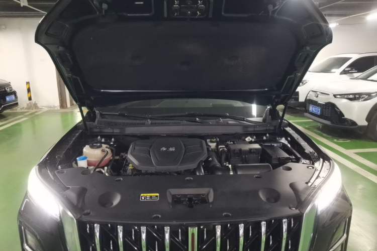 Used Hongqi HS5 2023 2.0T Four-Wheel Drive Flagship Pro Edition Engine Bay