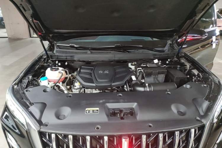 Used Hongqi HS5 2023 2.0T Four-Wheel Drive Flagship Pro Edition Engine Bay