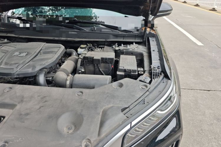 Used Hongqi HS5 2023 2.0T Four-Wheel Drive Flagship Pro Edition Engine Bay Left