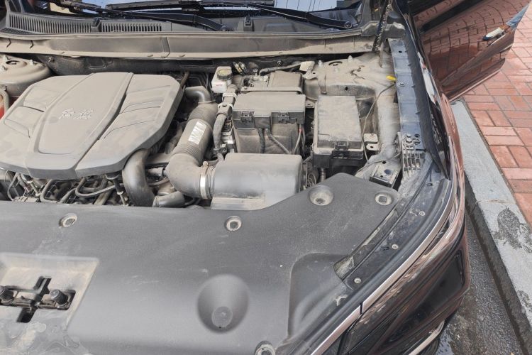 Used Hongqi HS5 2023 2.0T Qixiang Pro Edition Engine Bay Left