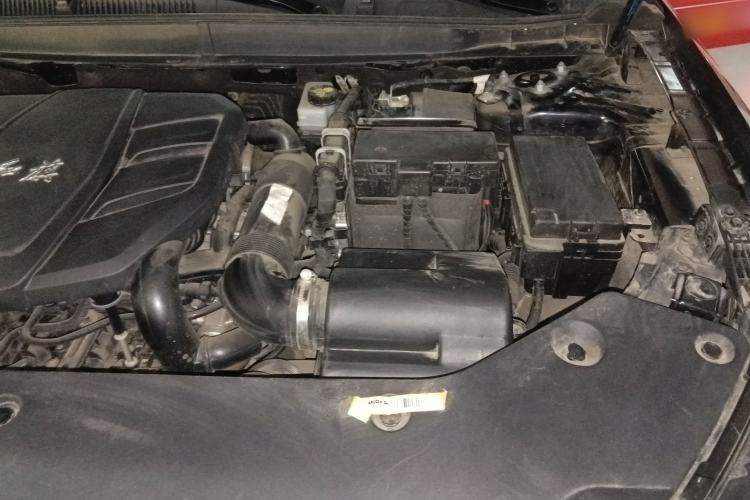 Used Hongqi HS5 2023 2.0T Four-Wheel Drive Flagship Pro Edition Engine Bay Left