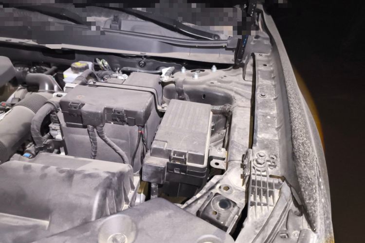 Used Hongqi HS5 2023 2.0T Qixiang Pro Edition Engine Bay Left